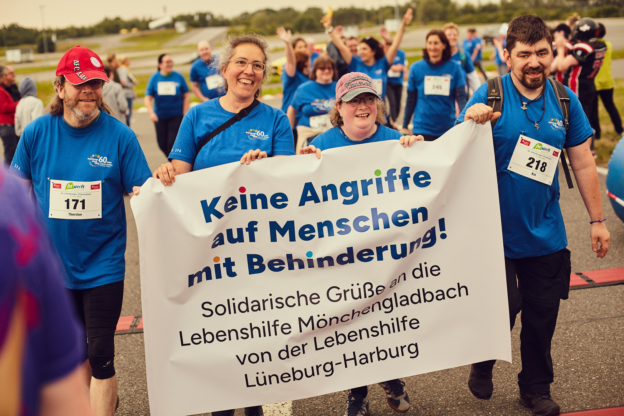 2024 firmenlauf plakat gruppe